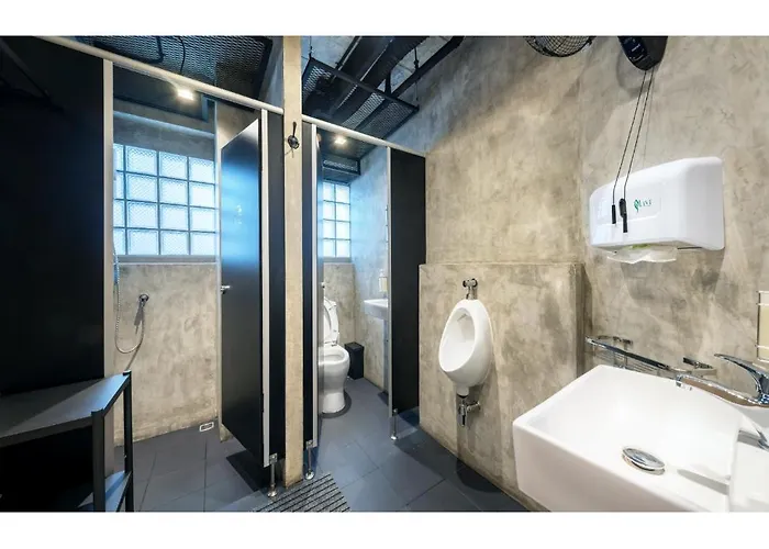 Siam Subway And Cafe Hostel Bangkok