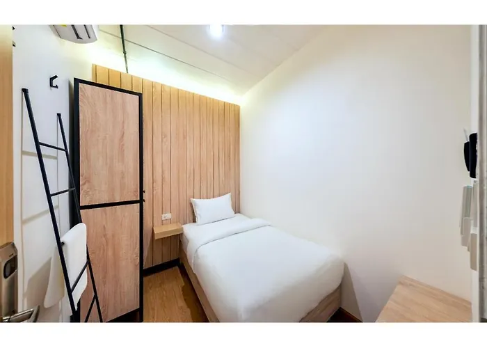 Hostel Siam Subway And Cafe