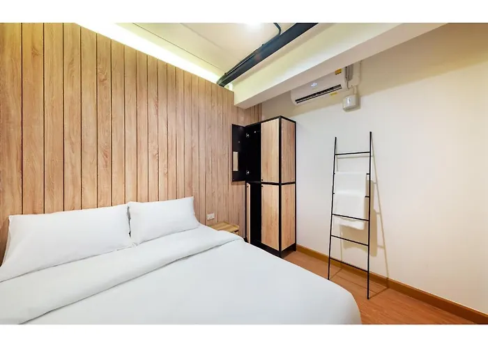 Siam Subway And Cafe Hostel Bangkok