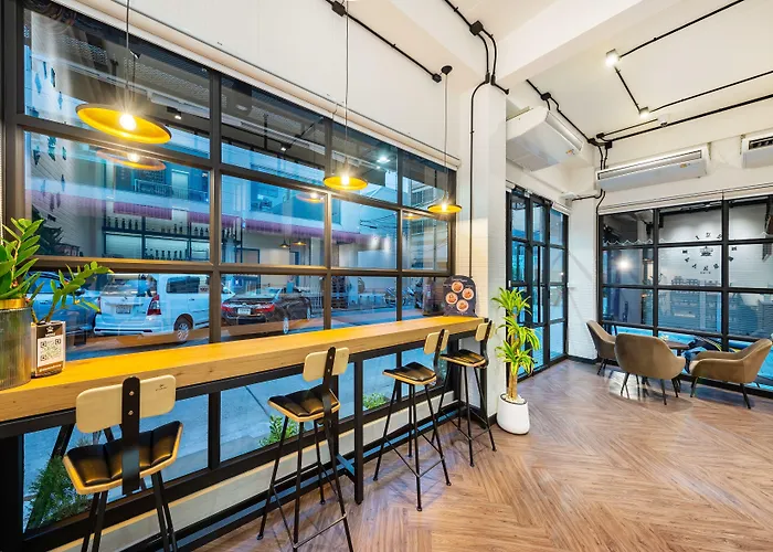 Hostel Siam Subway And Cafe